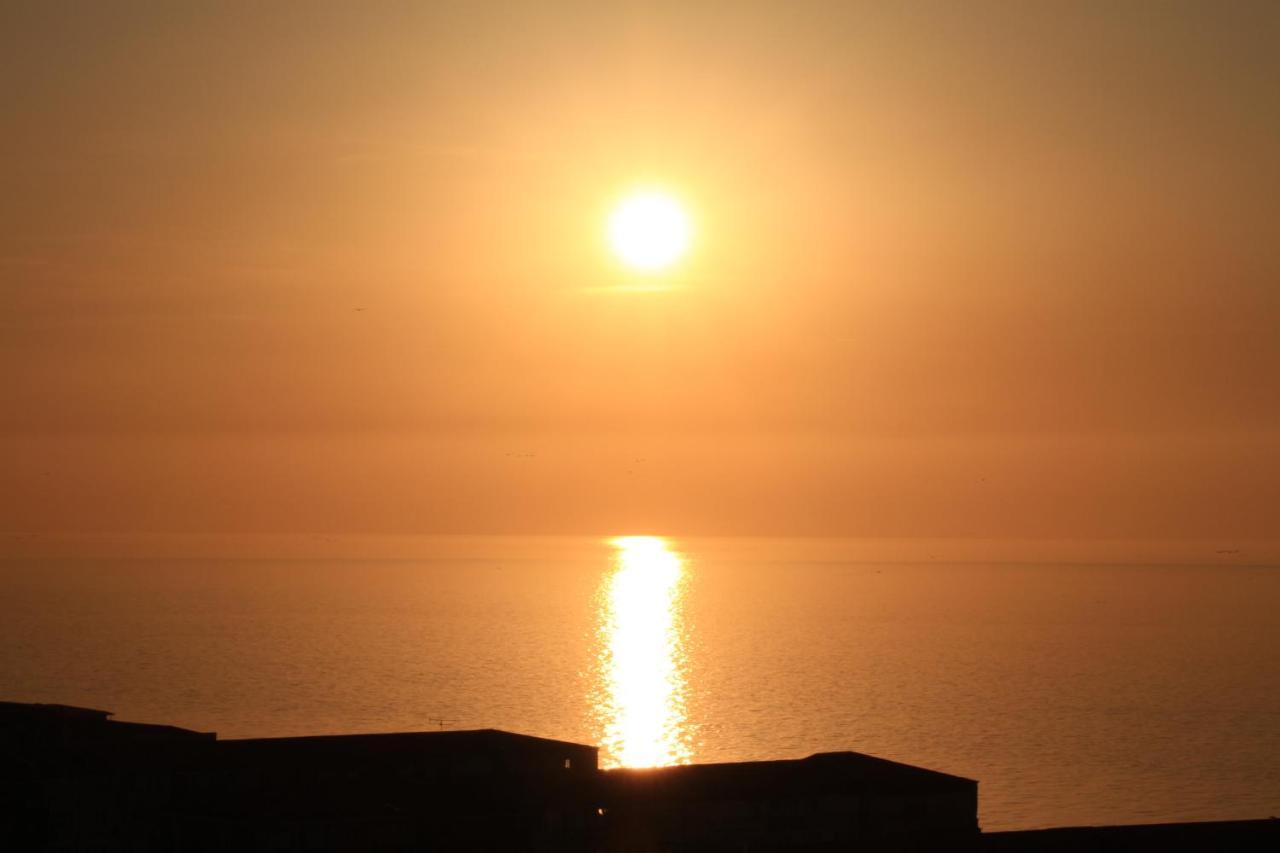 Уютная Квартира С Видом На Море, Горы И Закаты Batum Dış mekan fotoğraf
